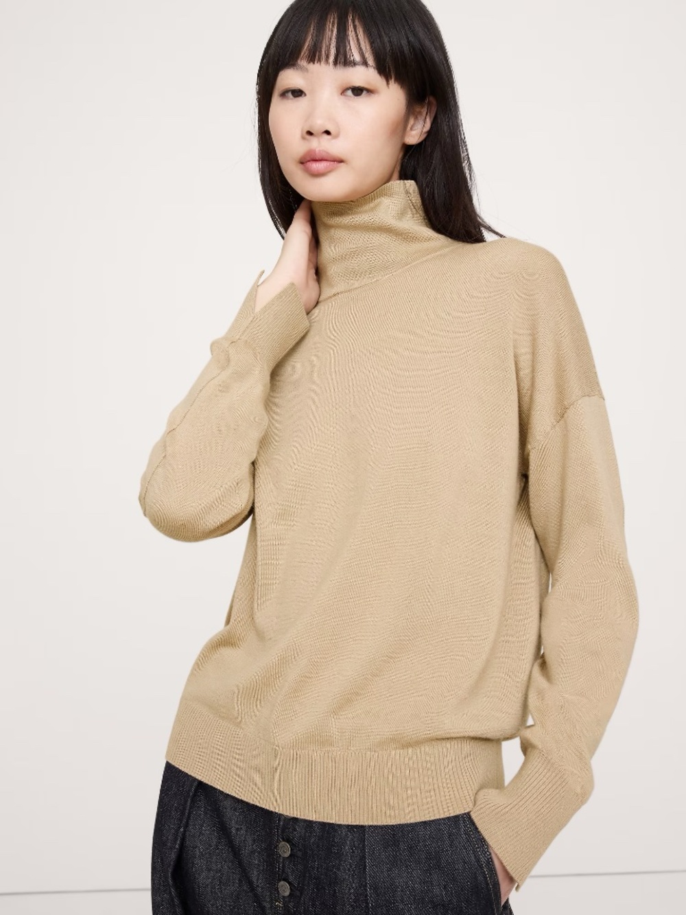 Banana Republic Tan Extra Fine Merino Wool Turtleneck Sweater Size Medium NWT